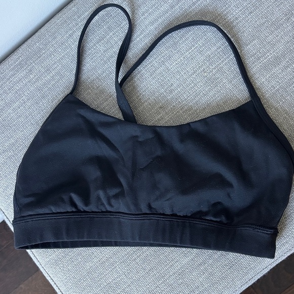 lululemon 🍋 Flow Y Nulu Black Sports Bra size 6 - Picture 3 of 4